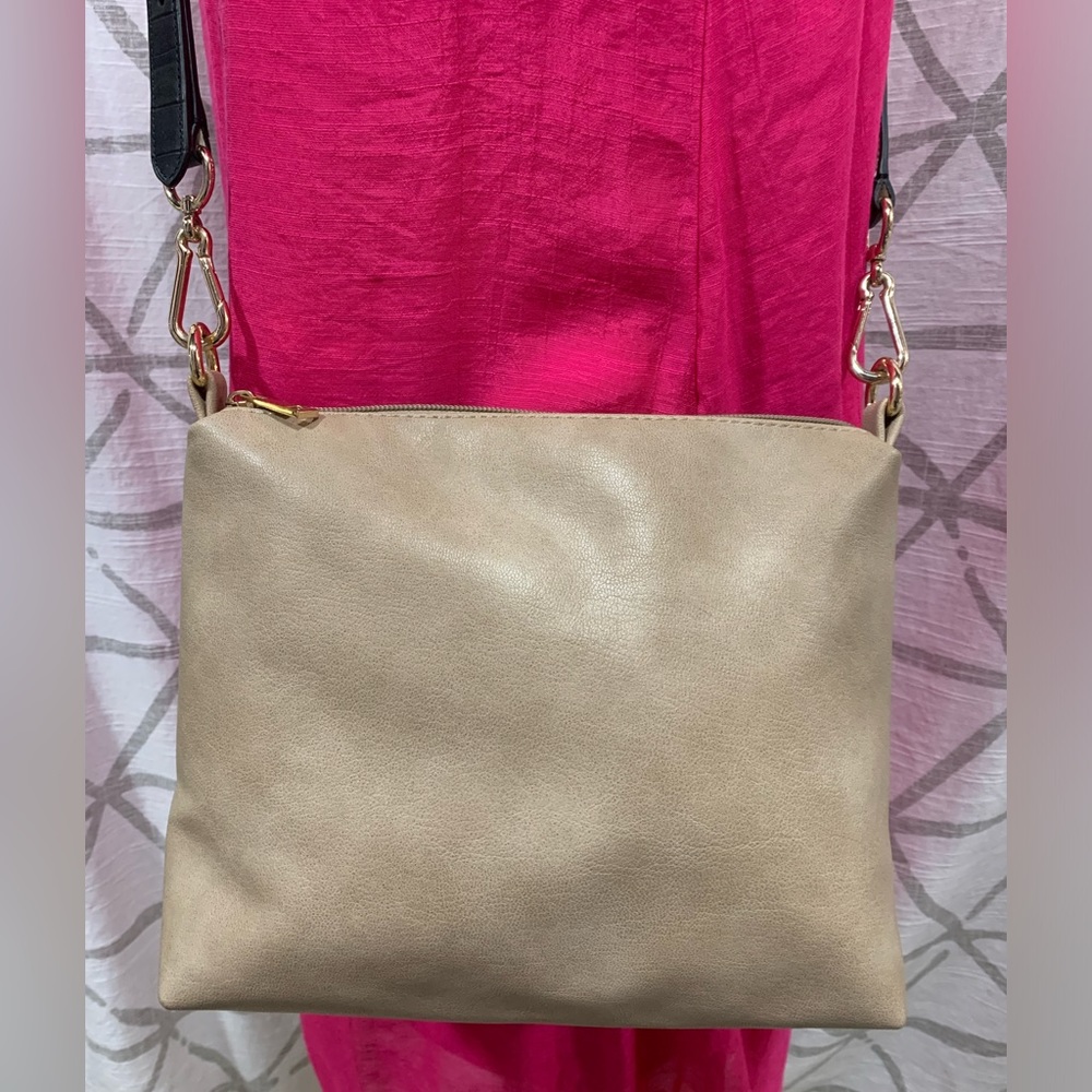 Mia K. Collection Shoulder Bag / Crossbody